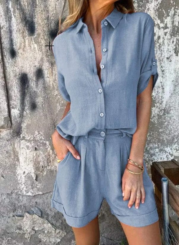Relaxed women's two-piece outfit, a comfortable travel essential & versatile everyday summer fashion.