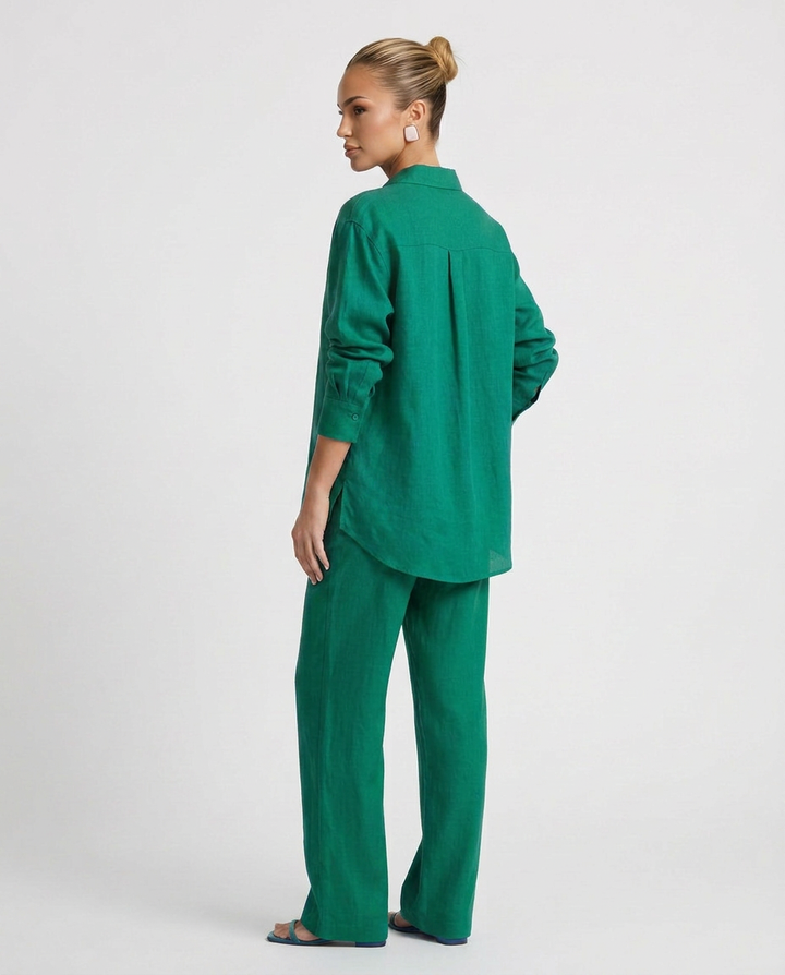 Comfortable women's matching lounge set, a relaxed two-piece outfit for everyday casual style.