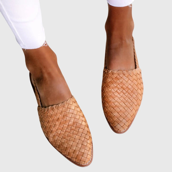 Women's Selene orthopedic sandals for pain relief, featuring arch support & comfortable design.