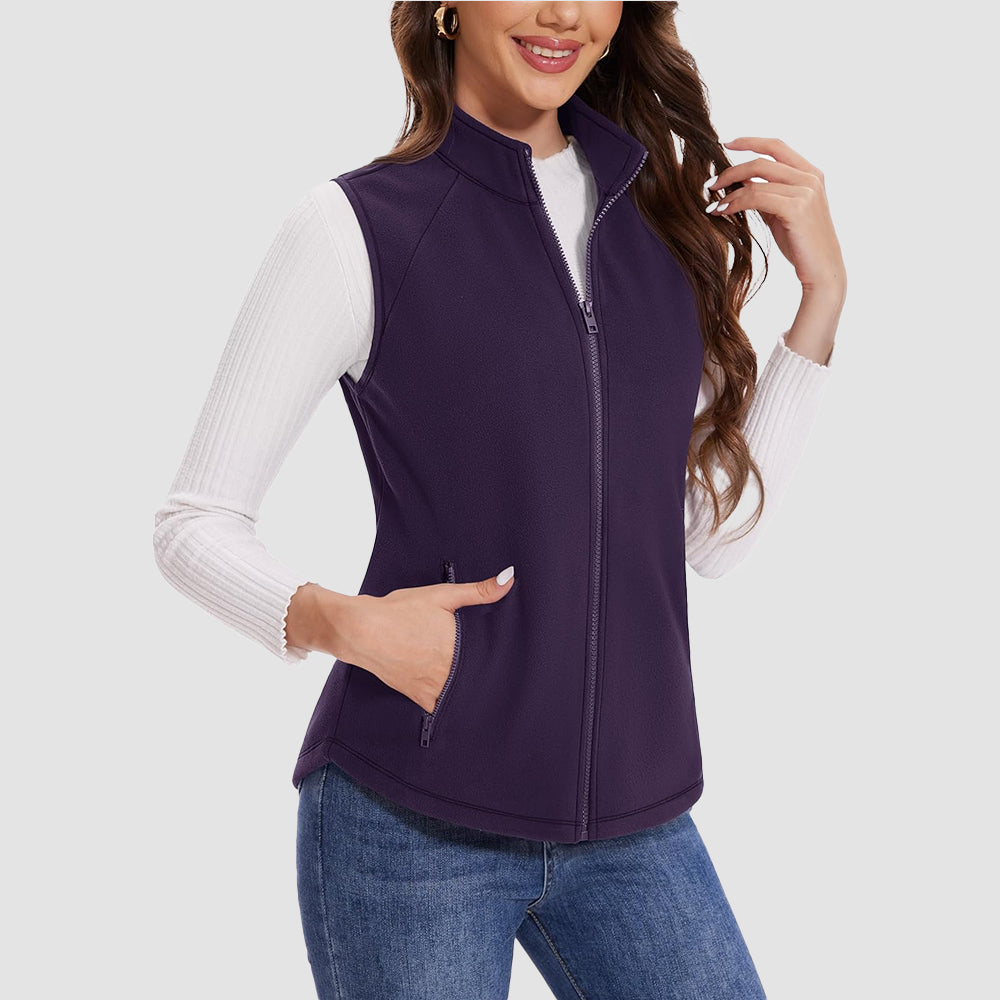 Women's sleeveless fleece vest, an ideal outerwear for fall