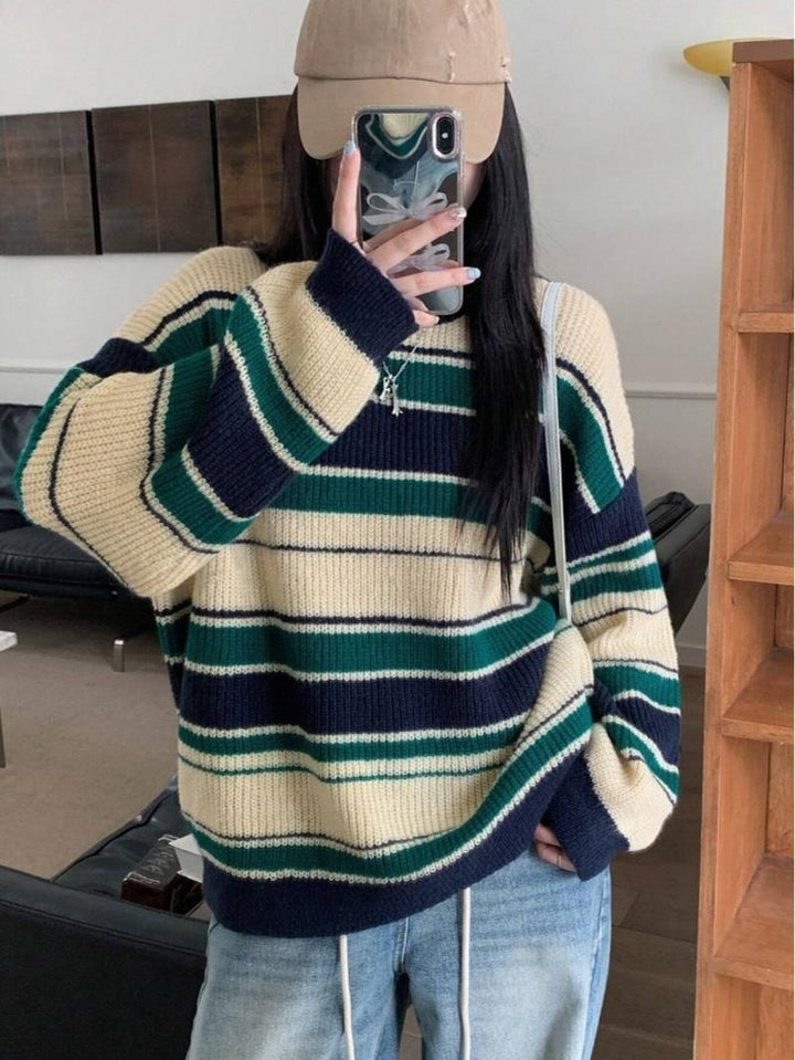 Stylish women's striped knit sweater, wool blend and relaxed fit, a versatile piece for fall and winter