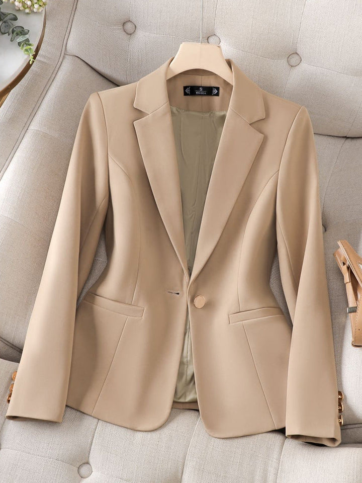 Fashionable tailored jacket for women, designed for office workwear and a sophisticated look.