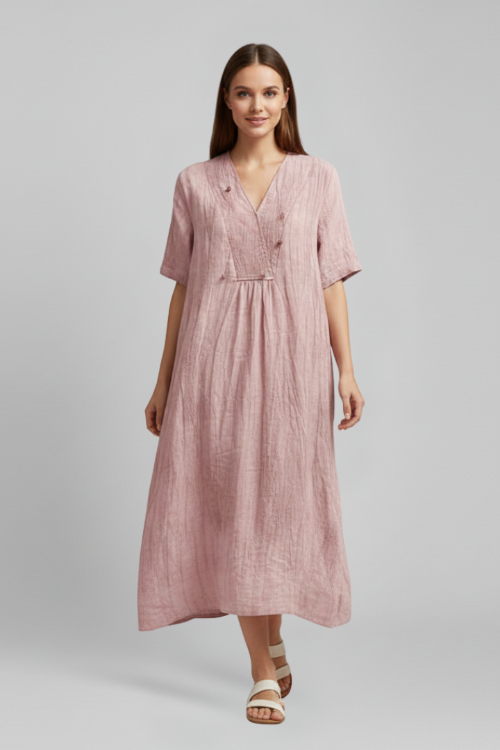 Chic women's V-neck short sleeve dress, spotted print, knee-length fit & flare. Elegant and versatile.