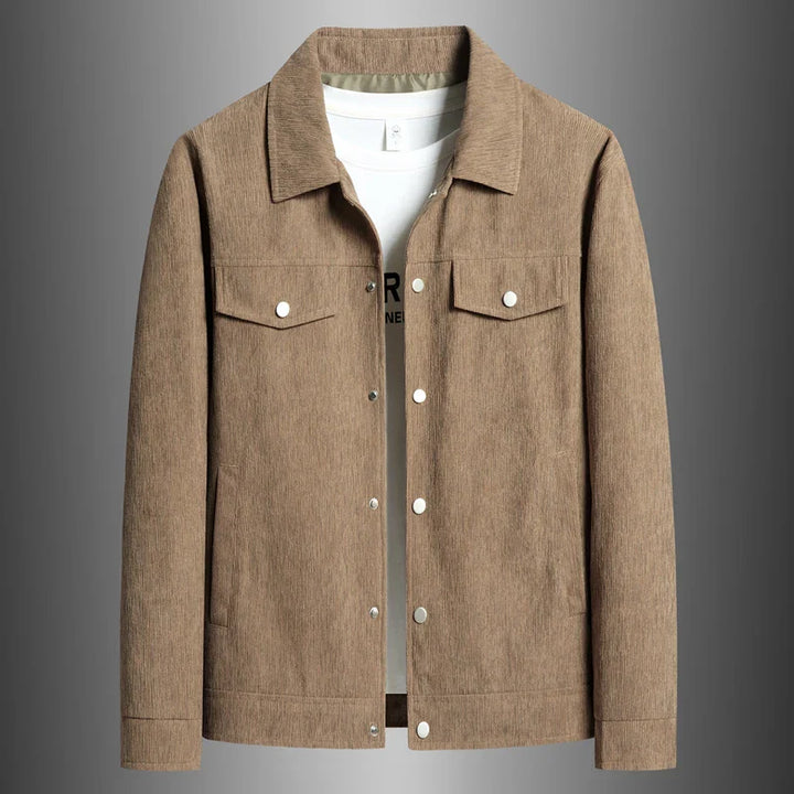 Everyday women's snap-button jacket, an essential piece of lightweight and versatile outerwear