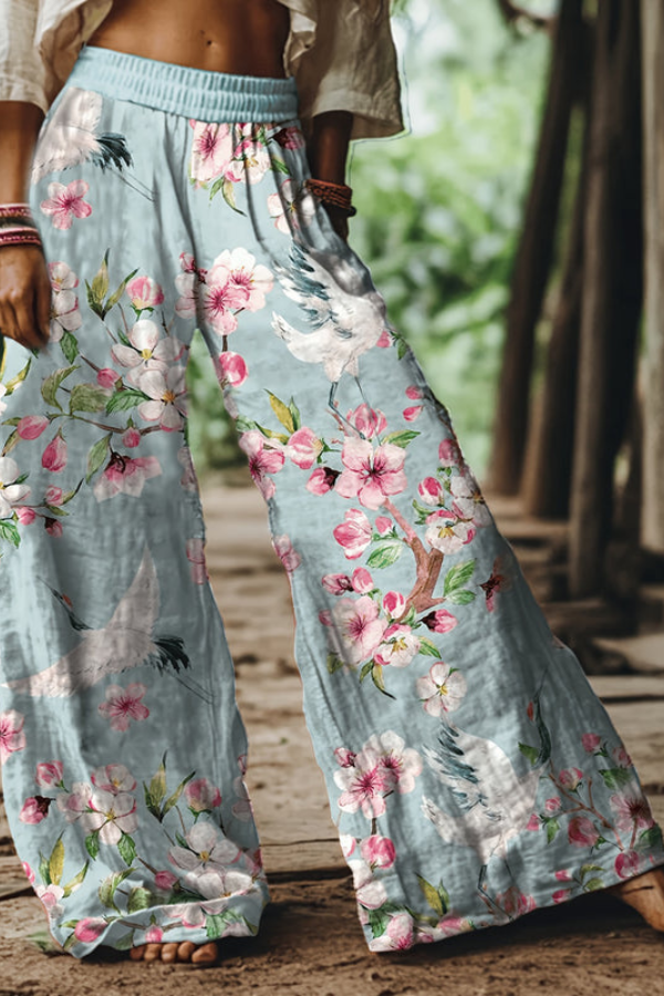 Printed floral summer cropped pants for women, offering a vintage charm.