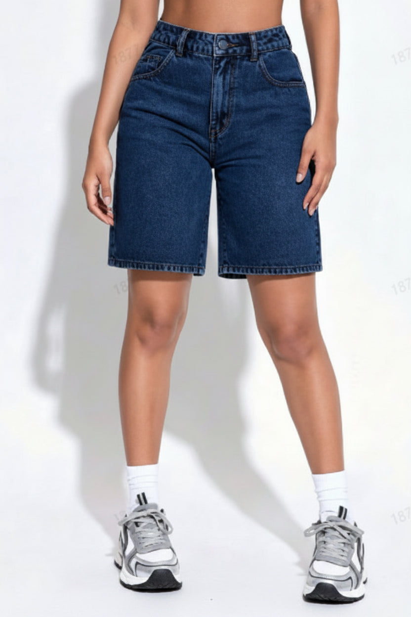 Stylish sky blue women's Bermuda shorts, offering a comfortable vintage look for casual summer outfits.